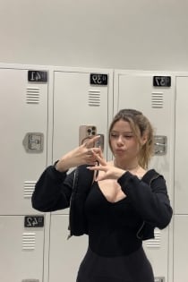Gizem, ηλικία 19, Κωνσταντινούπολη / Τουρκία Συνοδοί - 3
