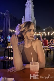 Aurora Montclair, 20 años, Madrid / España Escorts - 1