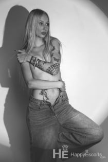 Foxy, Age 21, Phuket / Thailand Escorts - 3