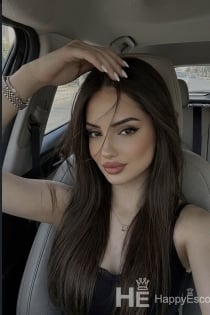 Alara, 23 ετών, Κωνσταντινούπολη / Τουρκία Συνοδοί - 3