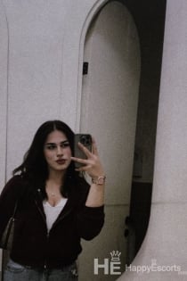 Άφρα, 19 ετών, Κωνσταντινούπολη / Τουρκία Συνοδοί - 2