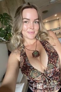 Elle, Age 23, Escort in Saranda / Albania - 2