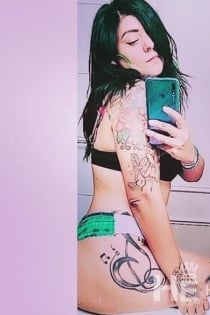 Isis, princesa de la wedcam, Age 42