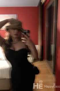 Aliza, Age 28 - 5