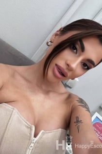 Monica, 25-vuotias