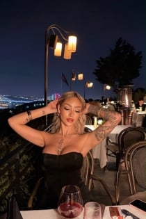 Isabella, 21 yaşında