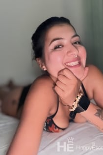 Noelia y Ana, Age 20 - 4