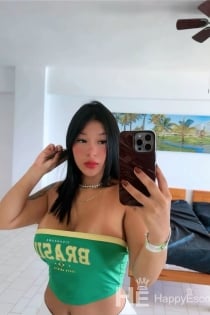 Valentina Recién Llegada a Europa, Edad 20 - 3