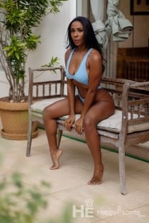 Fernanda Diaz, Umur 32 - 4