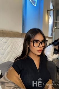 SARAH, Alter 25 - 2