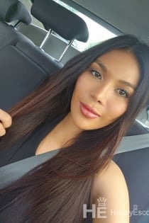 SARAH, Alter 25 - 7