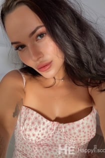 Sonya, 19 de ani - 8 an