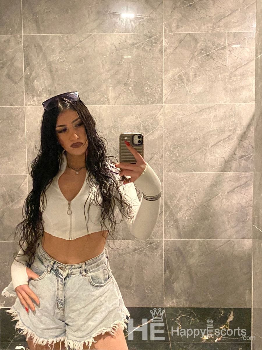 Aleyna, 22 yaşında - 1