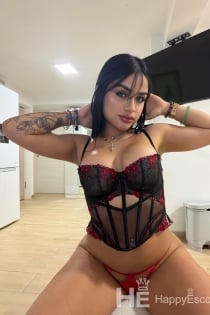 Pamela, wiek 23-4