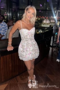 Karolina, blondinė brazilė, 39–4 metų