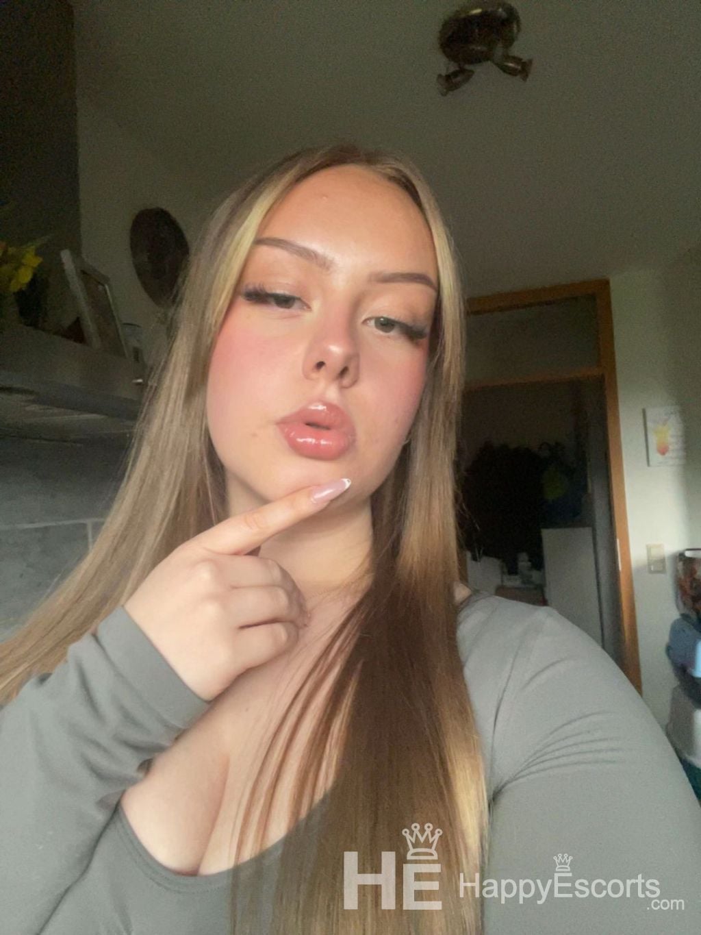 Mia, 25 éves - 1