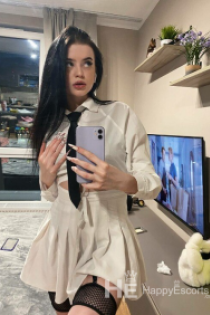 Emilia, 26-vuotias