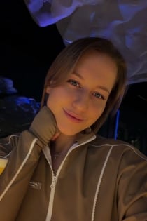 Katya, Umur 23