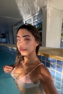 Ana d Armas, vanus 25–7