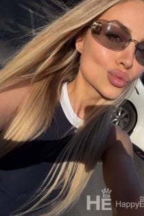 Lily, 23-aastane