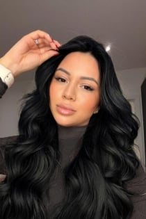 Mia, 24 let