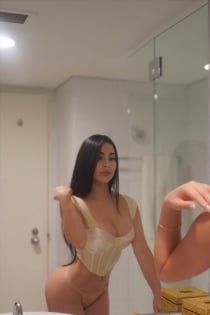 Camila Latina, věk 26 - 4