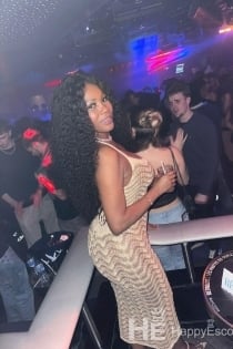 Mirella Brasil, 31 ans - 3