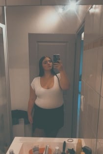 Cloe, 18 år