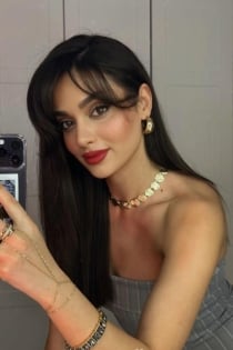 Leila, 21 yaşında