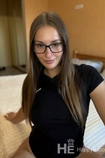 Amina, stara 22 let - 2