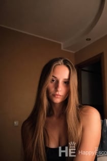 Amina, Alter 22