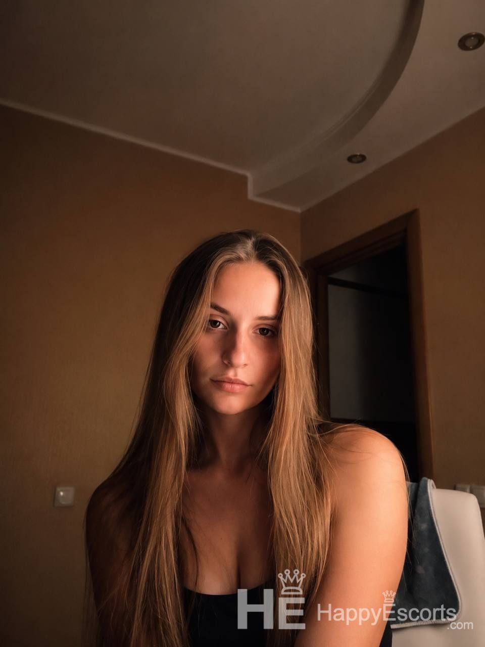 Amina, stara 22 let - 1