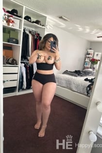 Larissa, Age 28 - 5