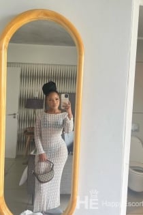 Özel, 22 yaşında