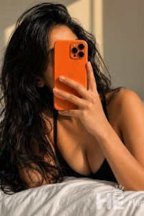 Paula, 37 anos