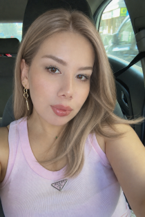 Aleynaa, 23 yaşında