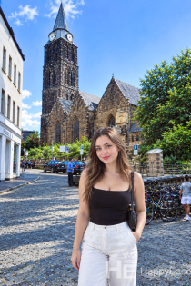 Eylül Erol, leeftijd 35 - 3