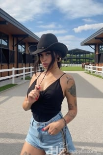 DÓRA, 24 éves - 3 éves
