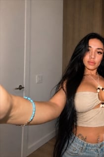 DÓRA, 24 éves - 5 éves