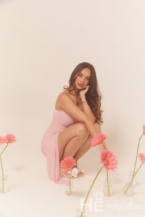 alya, Ηλικία 27 - 4