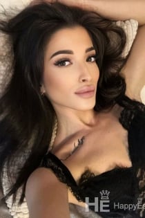 Amina, 21-vuotias