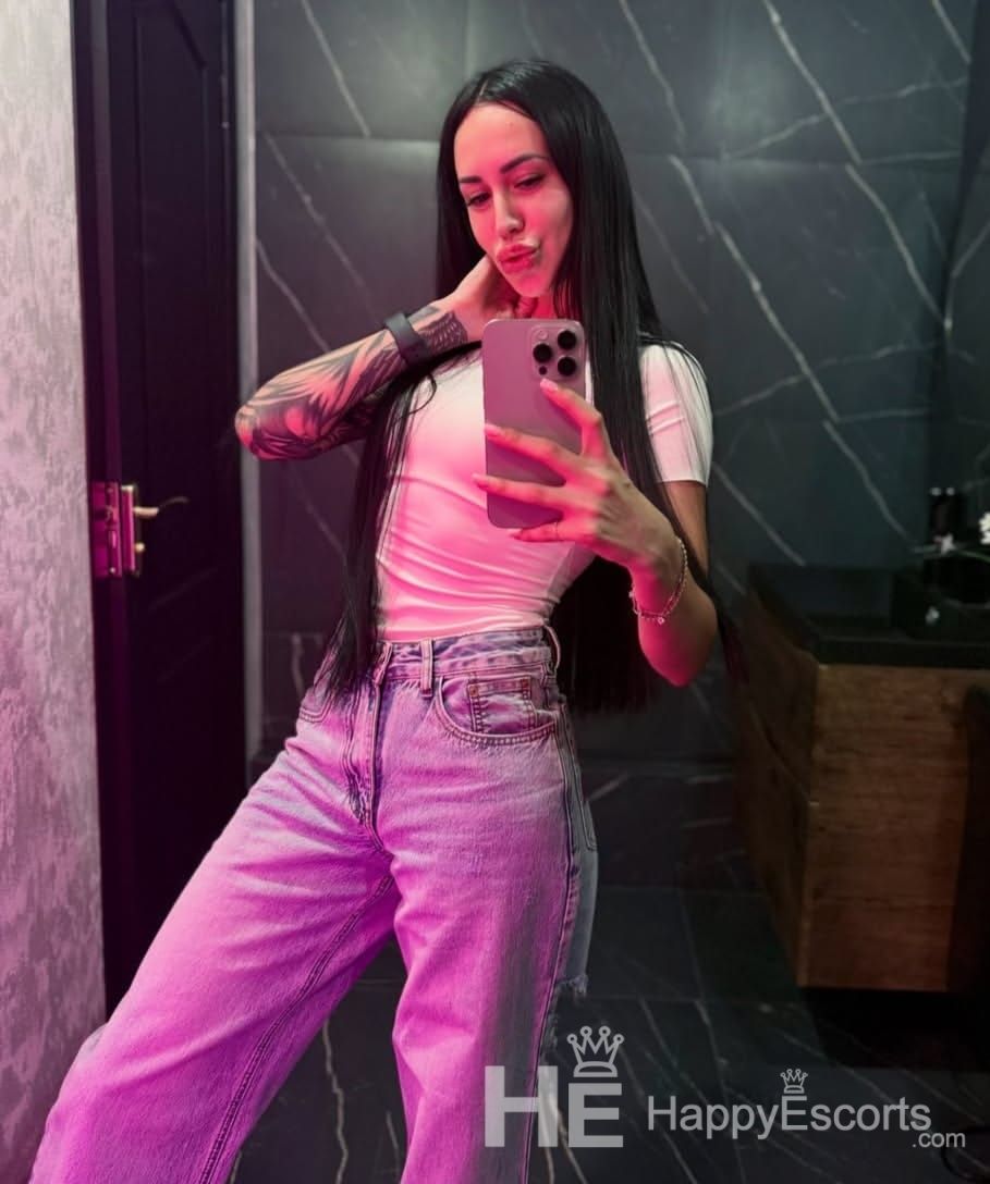 Лола, 23 године - 1 година