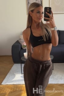 Lola, 23-aastane
