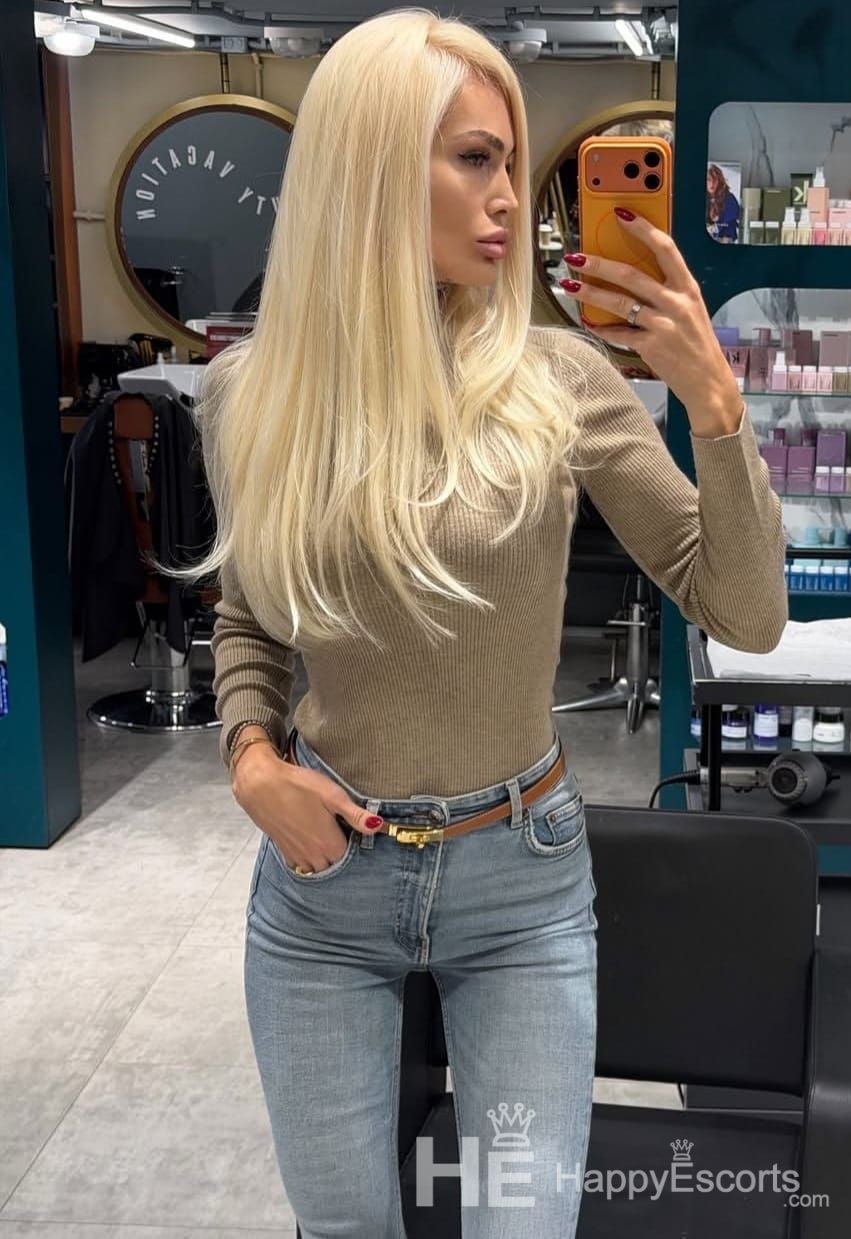 Polina, 26 de ani - 1 an