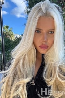 Selena, 24 rokov - 4 rok