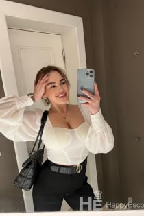 MIRA, 24 tuổi - 4