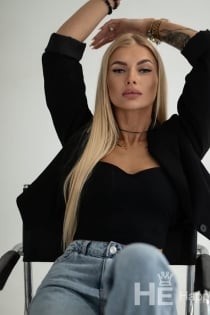 Лола, 23 године - 3 година