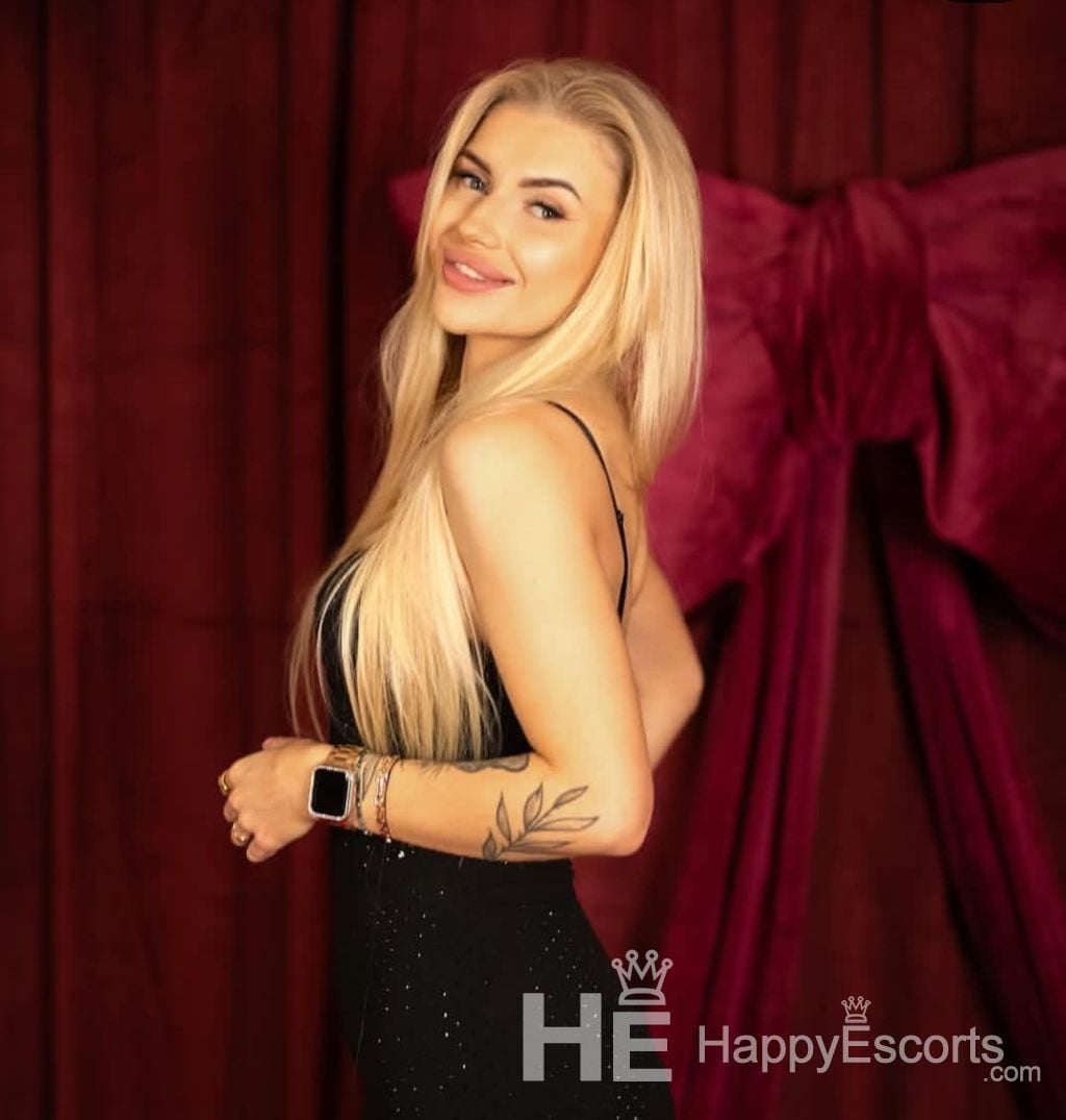 Лола, 23 године - 1 година