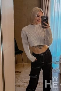 Polina, Umur 23 - 4
