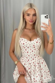 Lola, 23-aastane